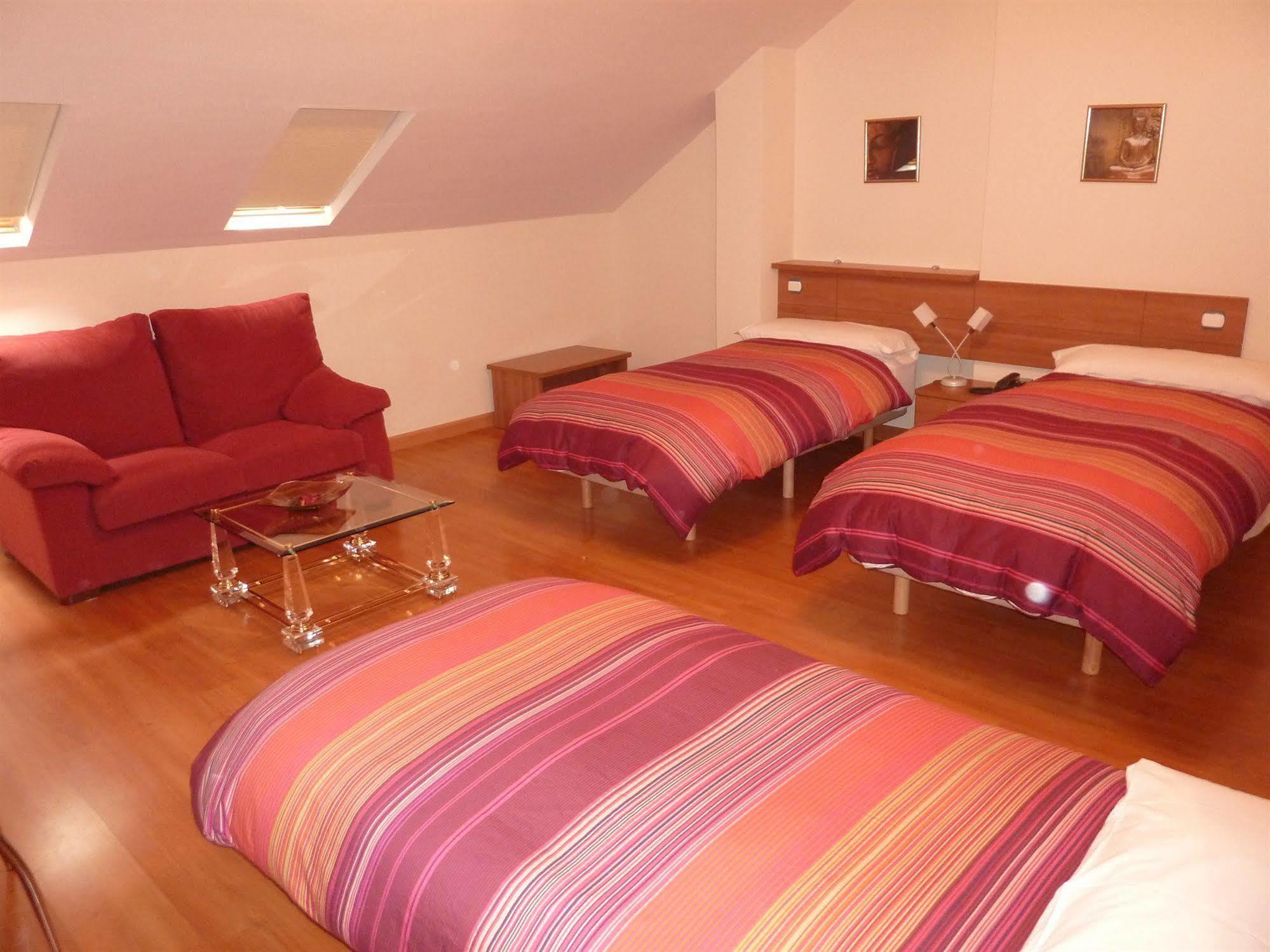 Hostal La Morada La Cistérniga Екстериор снимка