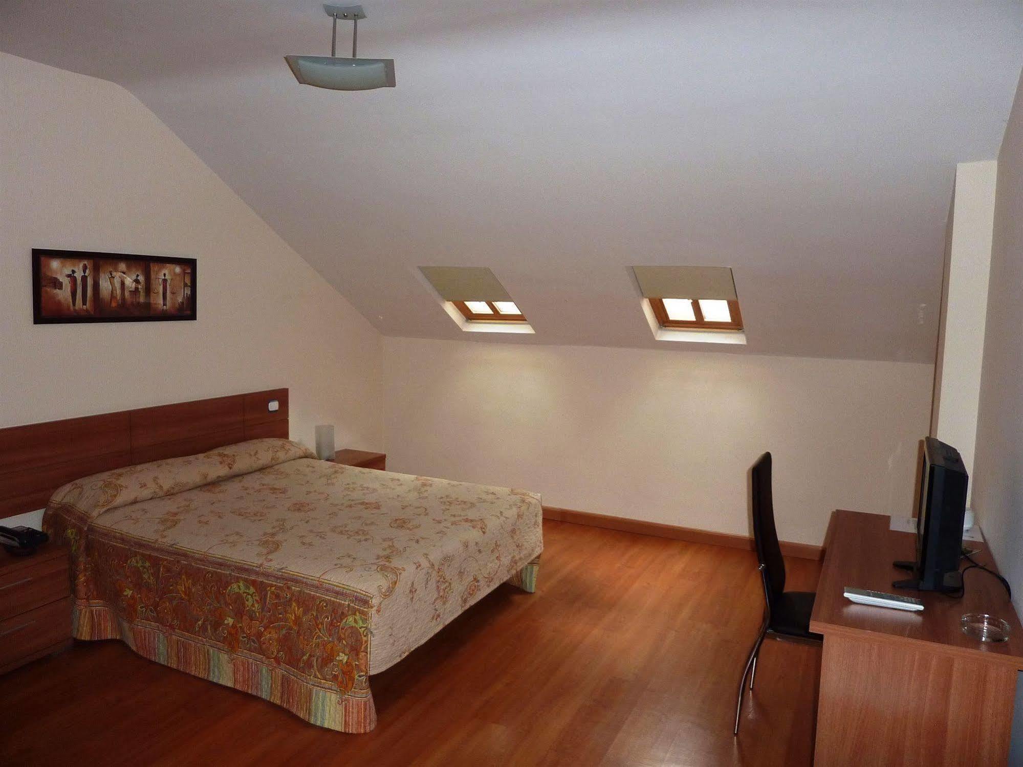 Hostal La Morada La Cistérniga Екстериор снимка