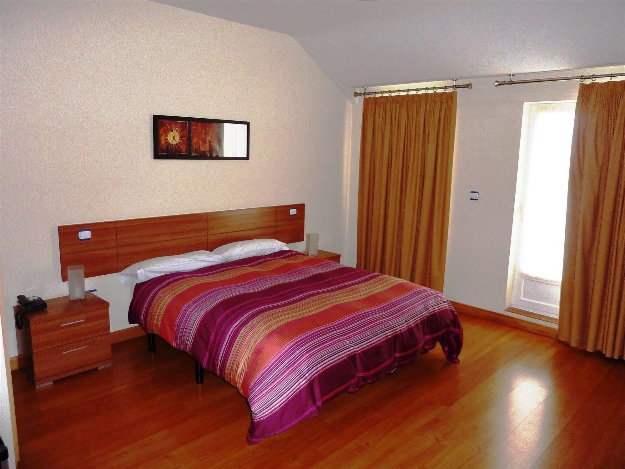 Hostal La Morada La Cistérniga Екстериор снимка