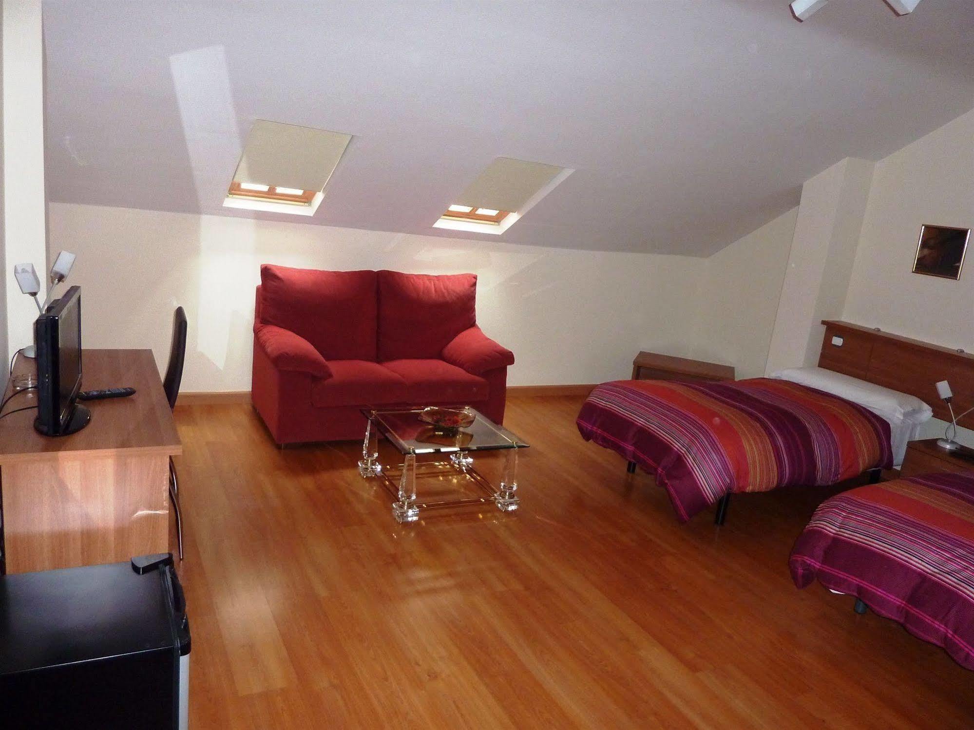 Hostal La Morada La Cistérniga Екстериор снимка