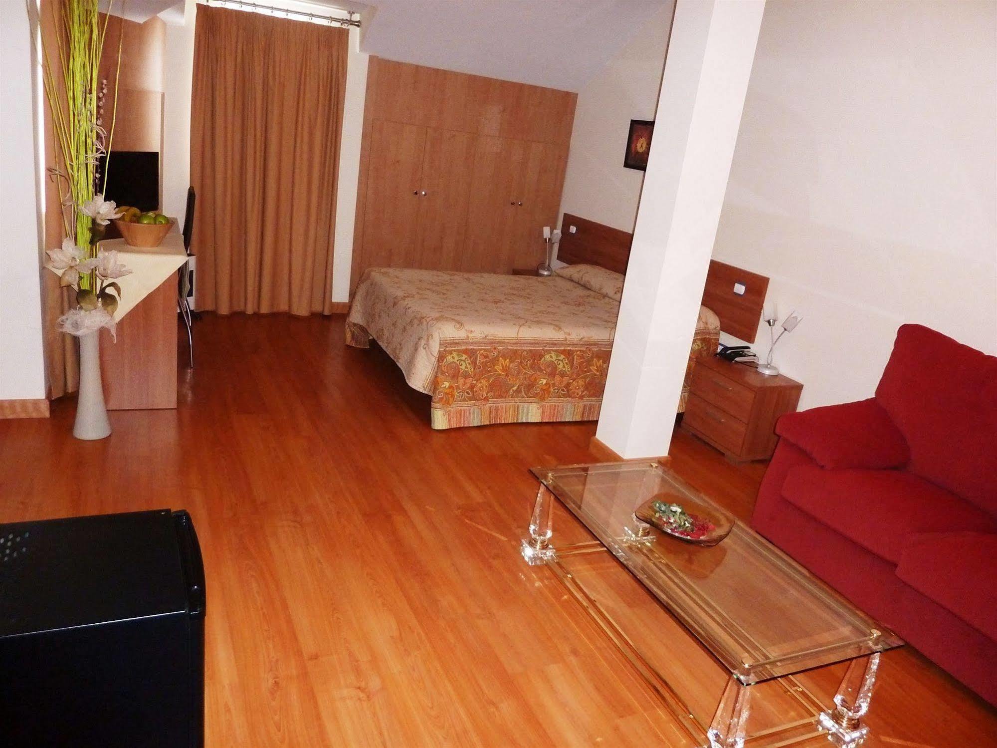 Hostal La Morada La Cistérniga Екстериор снимка