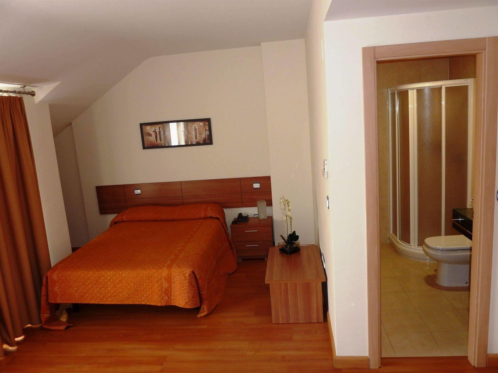 Hostal La Morada La Cistérniga Екстериор снимка